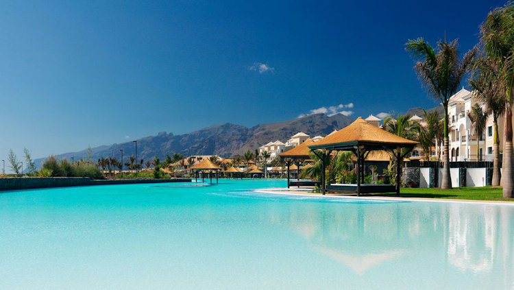 Gran Melia Palacio pool